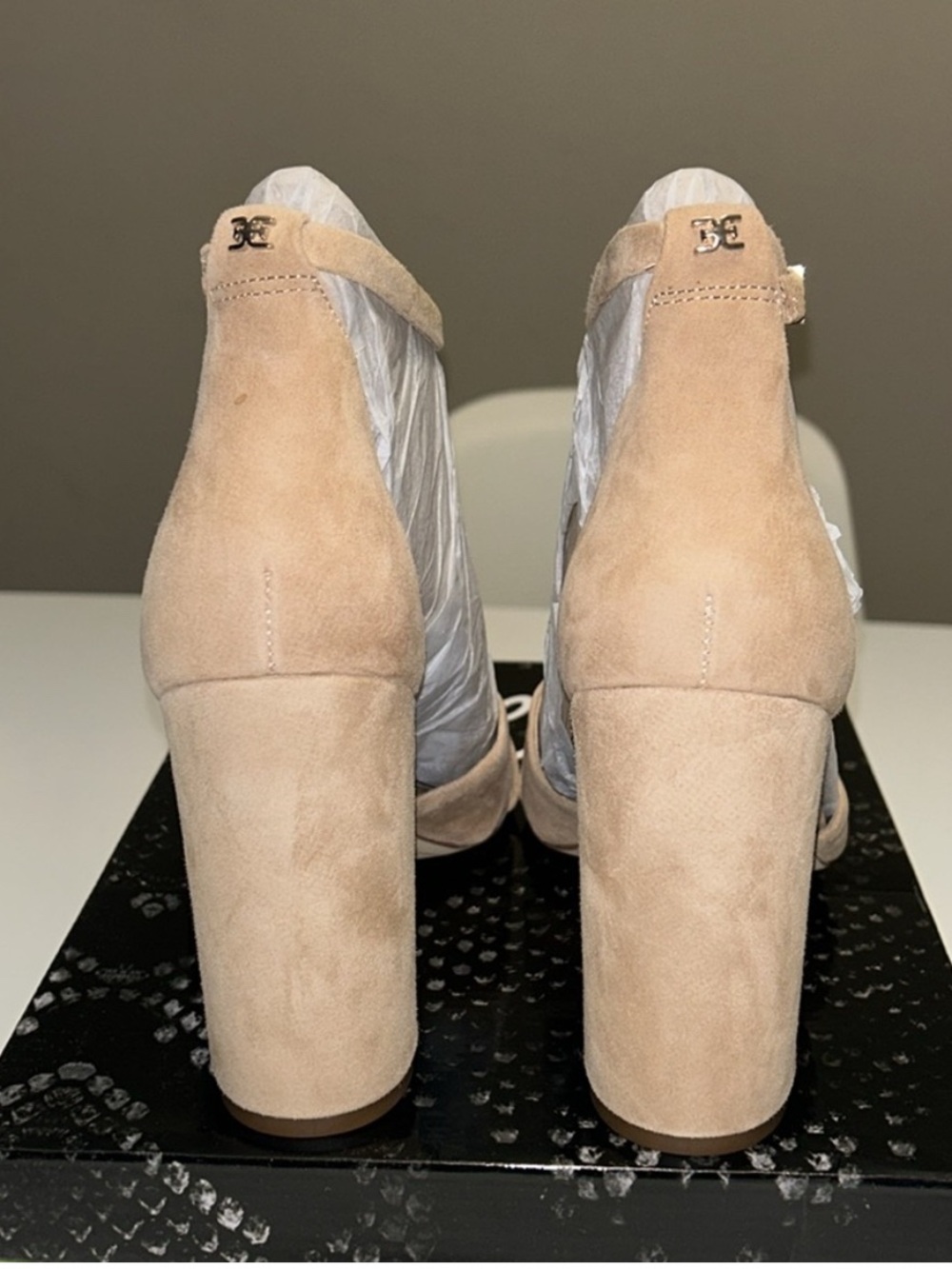 Sam Edelman Block Heel Sandals Ankle Strap cream tan  Suede Size 10 NEW in box - Picture 5 of 7